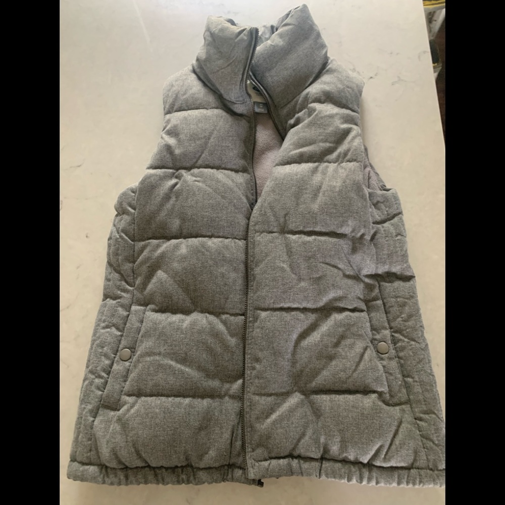 Old Navy Heather Gray Puffer Vest